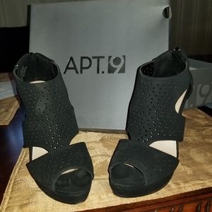 Apt. 9 Aprollins black heels size 8